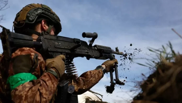 Ukraine soldier with gun