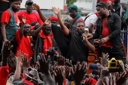 Demonstrators in Accra called on the governor of the Bank of Ghana to resign