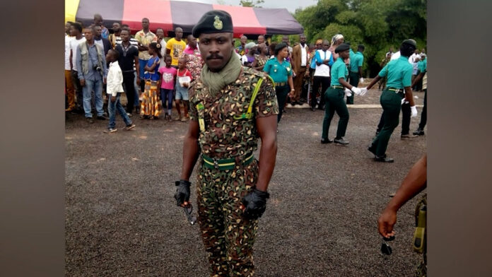 IMMIGRATIONÂ OFFICER.mp4.00_14_07_13.Still001